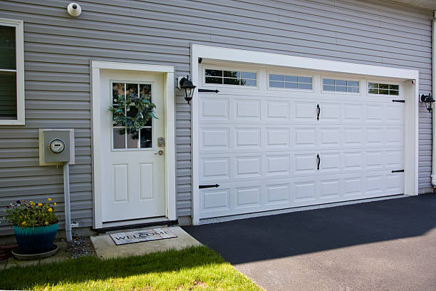 24/7 Emergency Garage Door Panel Replacement experts in Dunsmuir, CA